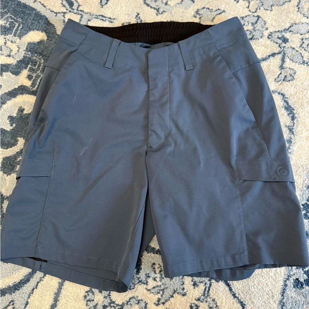 LULULEMON Men’s Utility Cargo Short Iron Blue Pockets Shorts Size 30
